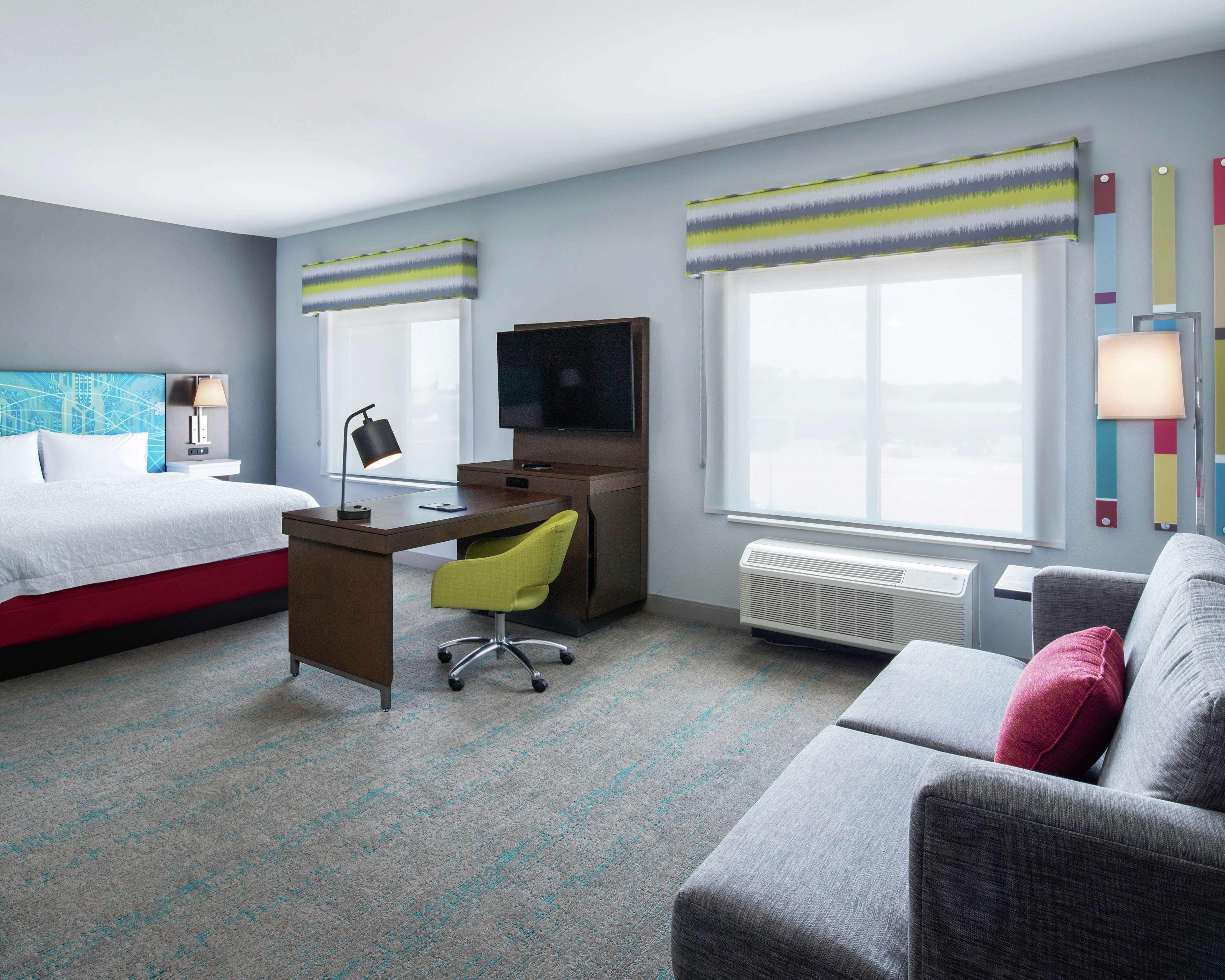 Hampton & Hotel 3*