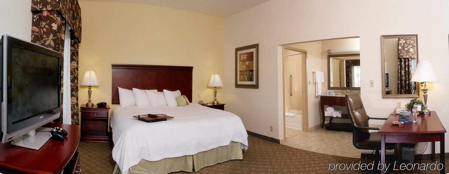 Hampton & Hotel 3*